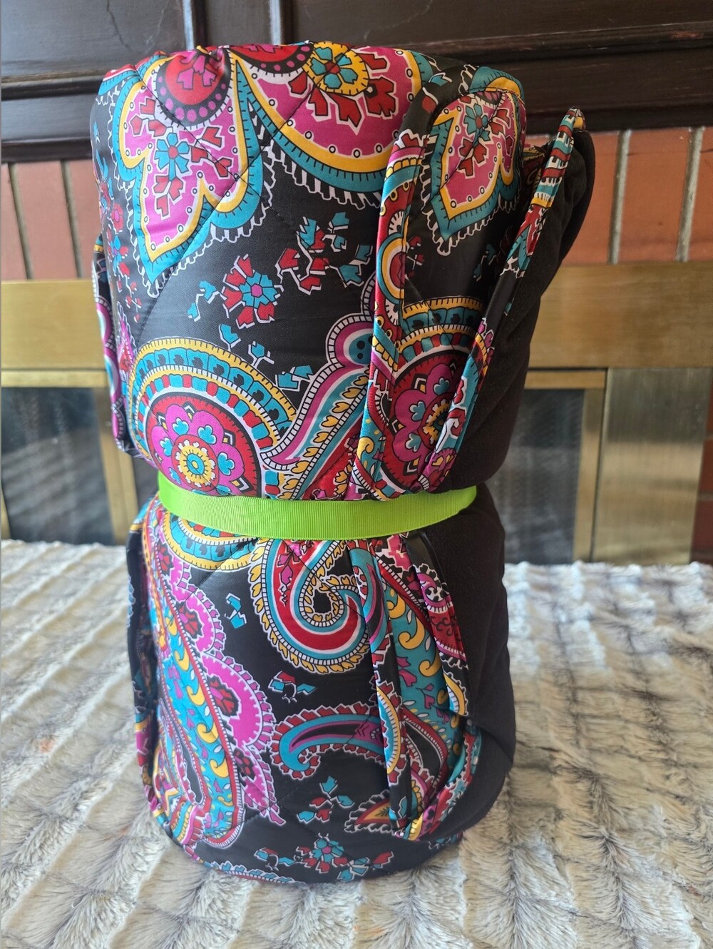 NWT Vera Bradley quilted fleece blanket in the Parisian Paisley pattern - Picture 3 of 8